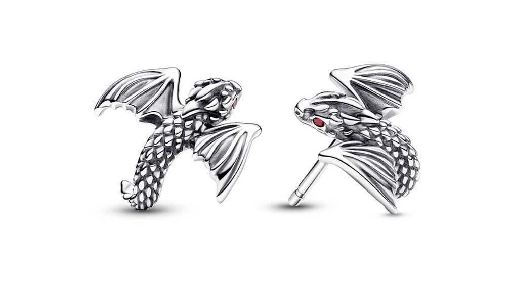 Пара серег-гвоздиков Curved Dragon из стерлингового серебра с красными кристаллами Пара серег-гвоздиков Curved Dragon из стерлингового серебра с красными кристаллами