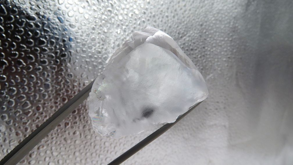 Тендер по продаже специальных камней в Анголе принес $ 22 млн