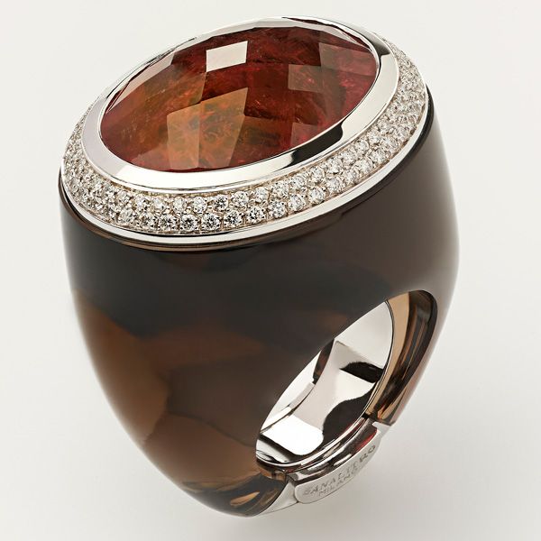 Кольцо от Sanalitro из белого золота 18 карат и дымчатого кварца с ограненным турмалином и бриллиантами Кольцо от Sanalitro из белого золота 18 карат и дымчатого кварца с ограненным турмалином и бриллиантами