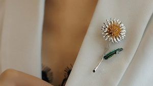 Ювелирные броши с одуванчиками: какие бывают, как выбрать и носить Ювелирные броши с одуванчиками: какие бывают, как выбрать и носить