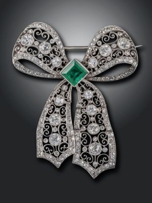 брошь с лентами