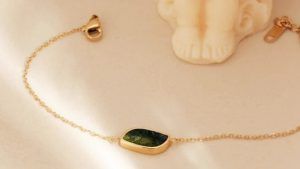 Молдавит для Овна: совместимость, подходит или нет Молдавит для Овна: совместимость, подходит или нет