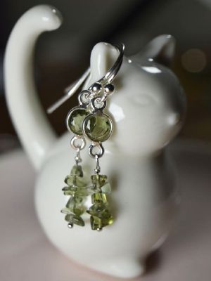 Серьги с молдавитом