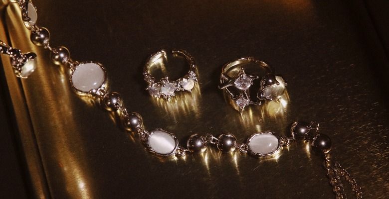 Астрология и минералы: какие камни связаны с Ураном