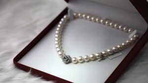 Как правильно выбрать ювелирные украшения в подарок: полезные рекомендации Как правильно выбрать ювелирные украшения в подарок: полезные рекомендации