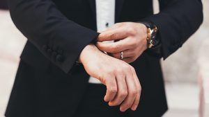 Какие украшения носят мужчины: тенденции и стили Какие украшения носят мужчины: тенденции и стили