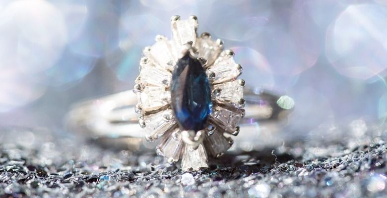 Тайны Кашмирских сапфиров: история этой уникальной разновидности сапфиров