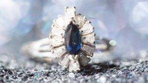Тайны Кашмирских сапфиров: история этой уникальной разновидности сапфиров Тайны Кашмирских сапфиров: история этой уникальной разновидности сапфиров