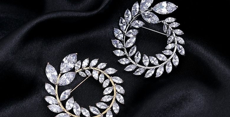 Ювелирная брошь