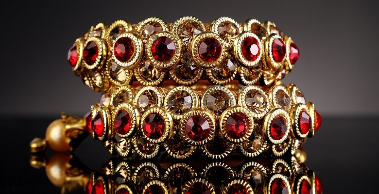 украшения с рубином