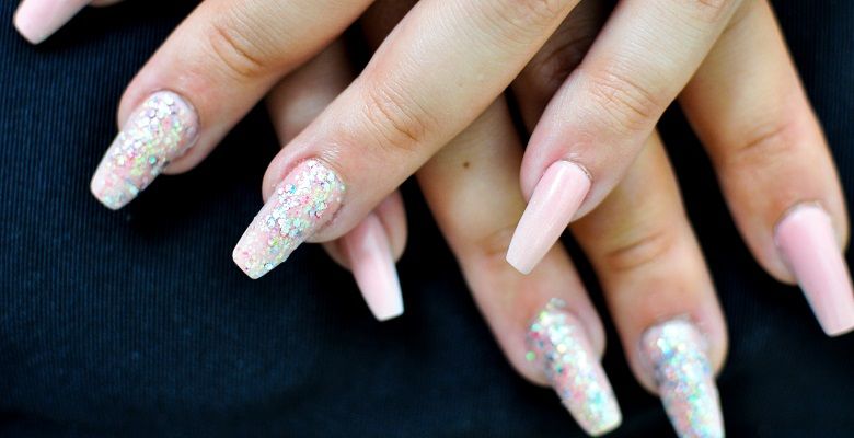 кольцо к маникюру с блестками