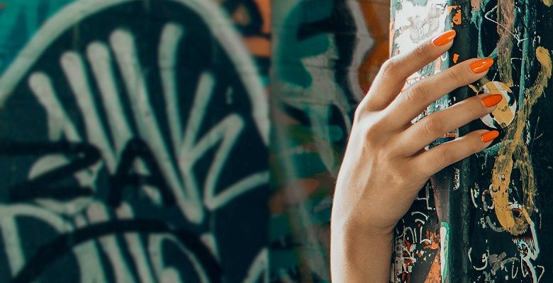 кольцо к заостренному маникюру