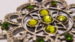 Молдавит для Весов: совместимость, подходит или нет Молдавит для Весов: совместимость, подходит или нет