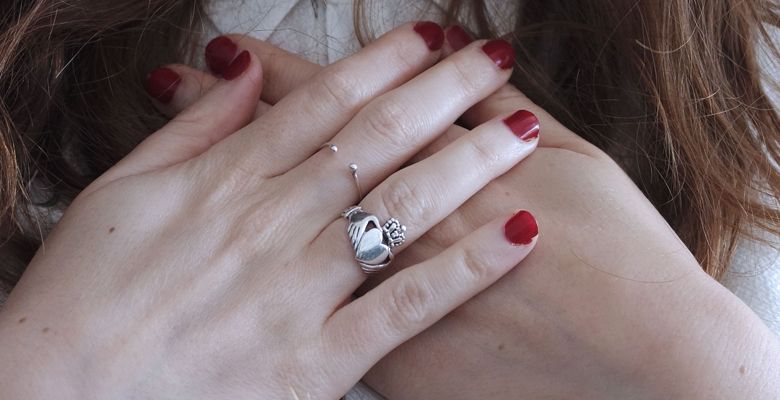 кольцо к короткому маникюру