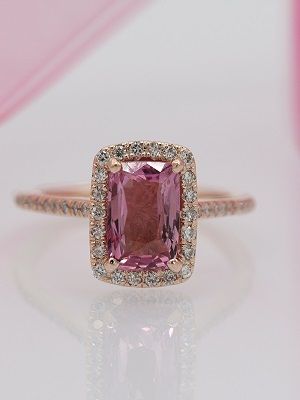 кольцо с бриллиантом