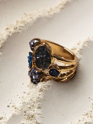 кольцо с иолитом