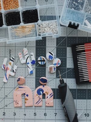 украшения из смолы