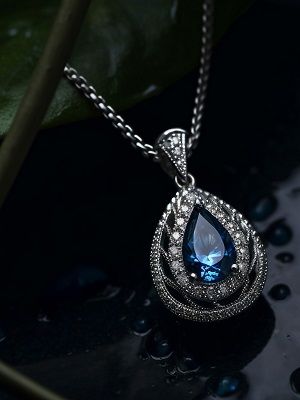 подвеска с сапфиром