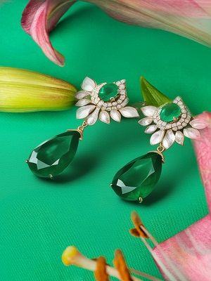 серьги с изумрудом