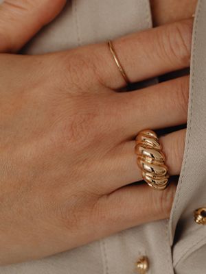 кольцо к длинному маникюру