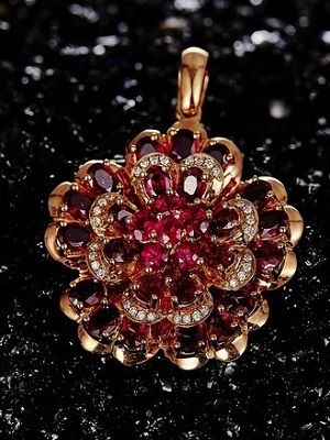 подвеска с рубином