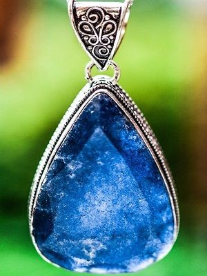 подвеска с сапфиром