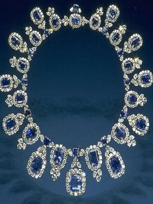 колье с сапфиром