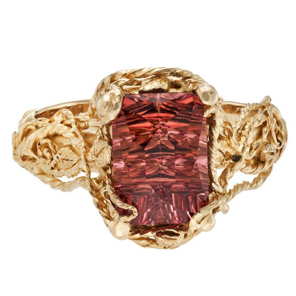 Кольцо Tendrils of the Soul от Evangeline Jewelry из желтого золота 14 карат с розовым турмалином 