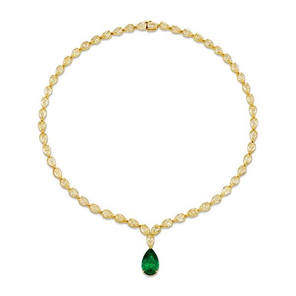 Колье из желтого золота 18 карат с фантазийными желтыми бриллиантами весом 25,75 карата и изумрудом весом 5,38 карата Колье из желтого золота 18 карат с фантазийными желтыми бриллиантами весом 25,75 карата и изумрудом весом 5,38 карата