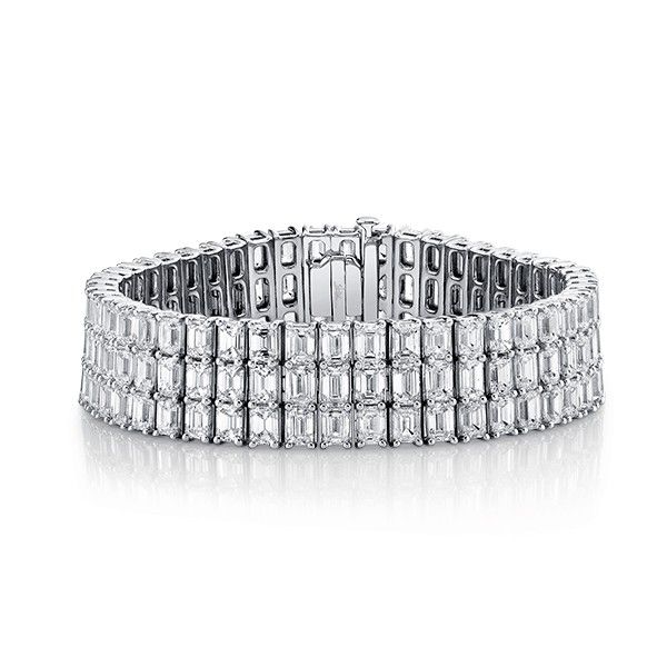 Браслет из белого золота 18 карат с бриллиантами изумрудной огранки весом 42,88 карата Браслет из белого золота 18 карат с бриллиантами изумрудной огранки весом 42,88 карата