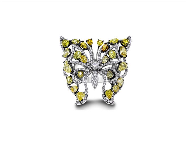 Кольцо из белого золота с бриллиантами Кольцо из белого золота с бриллиантами