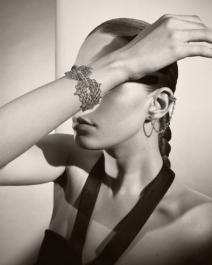 Браслет и одиночная серьга Chaine d'Ancre Calypso из желтого золота с бриллиантами Браслет и одиночная серьга Chaine d'Ancre Calypso из желтого золота с бриллиантами