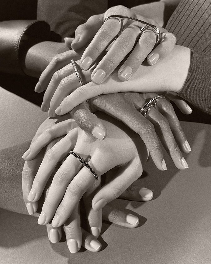 Двойные кольца Chaine d'Ancre Punk из розового золота с бриллиантами и черной шпинелью Двойные кольца Chaine d'Ancre Punk из розового золота с бриллиантами и черной шпинелью