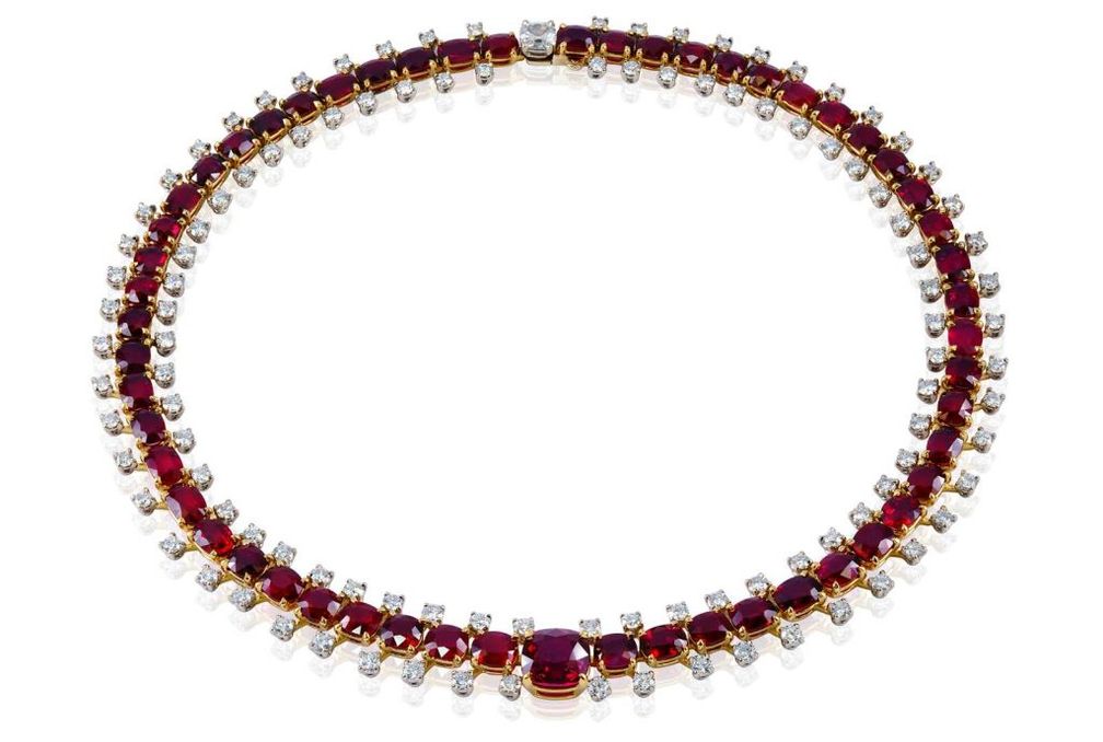 Украшения из коллекции IVY New York x Gemfields Украшения из коллекции IVY New York x Gemfields