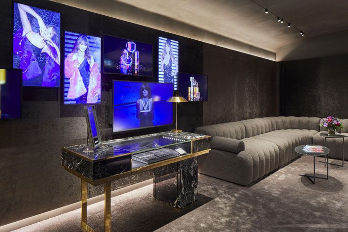 Интерьер бутика на улице de la Paix Интерьер бутика на улице de la Paix