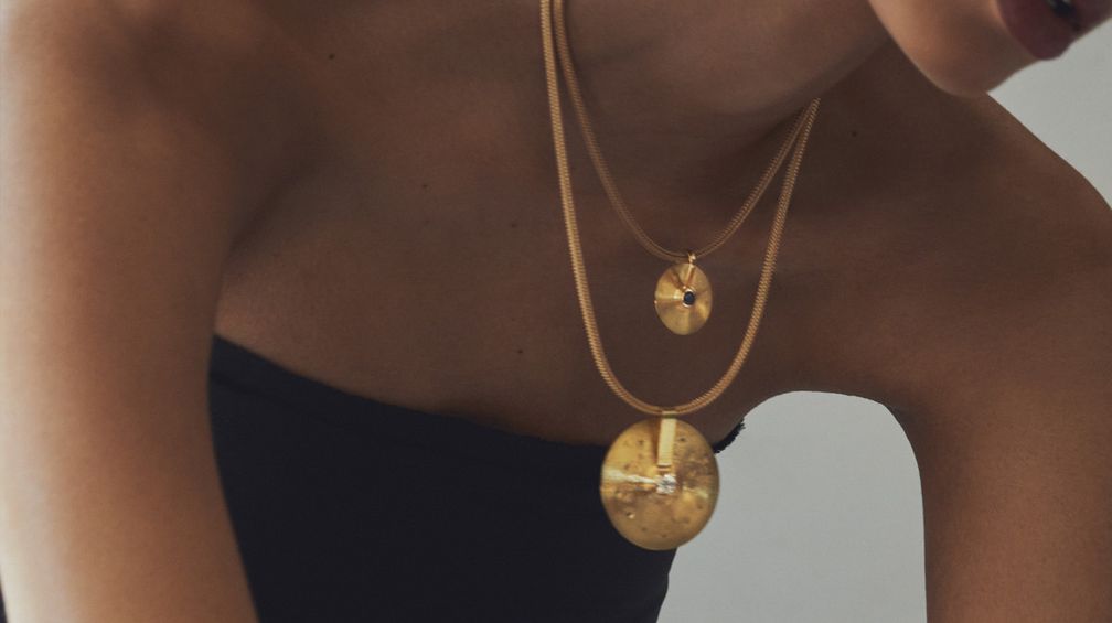 Подвески Cymbal разных размеров и украшены разными драгоценными камнями Подвески Cymbal разных размеров и украшены разными драгоценными камнями