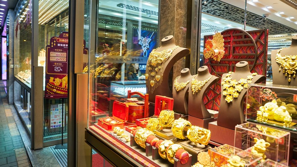 Продажи Luk Fook растут на фоне восстановления Гонконга