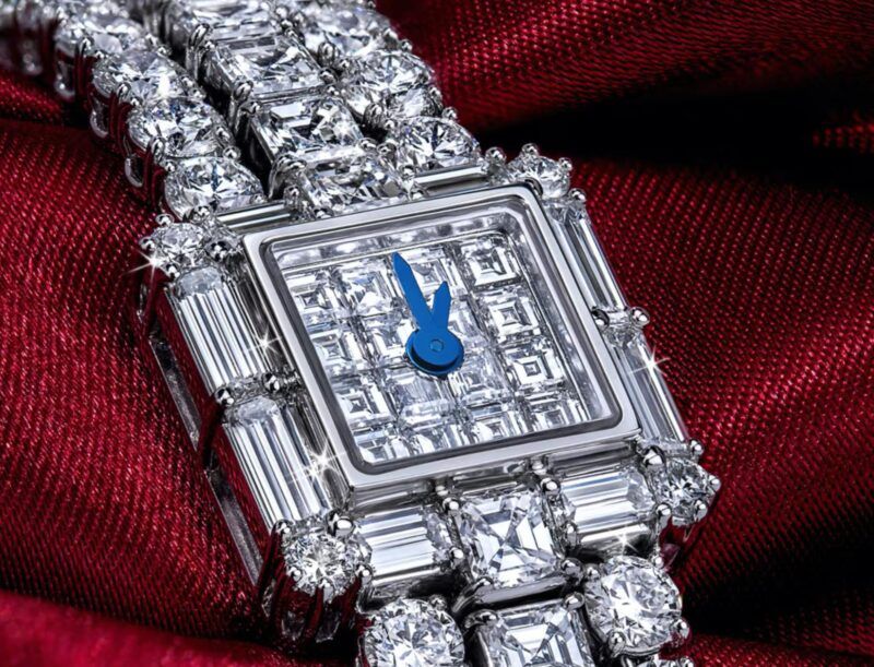 Созданные на заказ бриллиантовые часы от Jacob & Co. певицы Рианны Созданные на заказ бриллиантовые часы от Jacob & Co. певицы Рианны