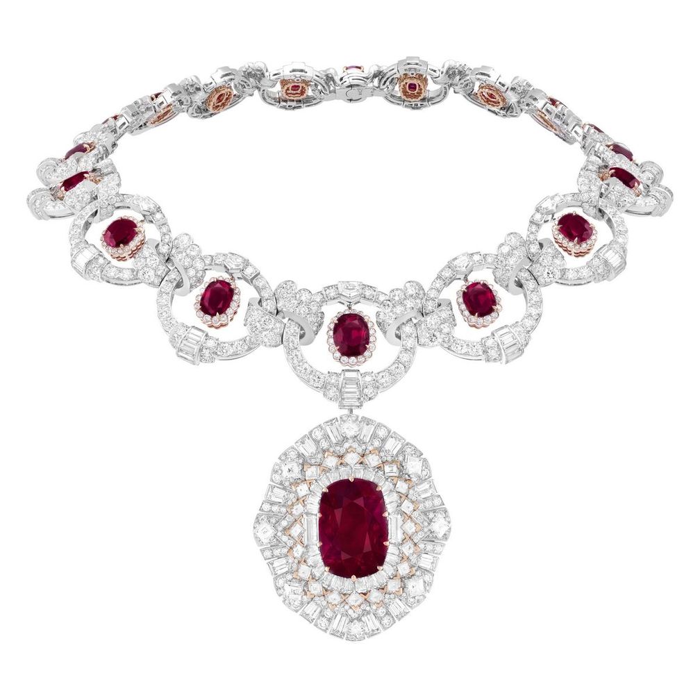 Колье-трансформер Rubis Flamboyant от Van Cleef & Arpels Колье-трансформер Rubis Flamboyant от Van Cleef & Arpels