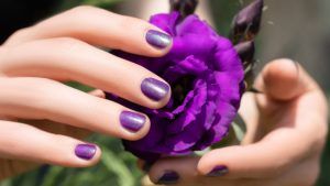Какие кольца лучше выбирать к фиолетовому маникюру Какие кольца лучше выбирать к фиолетовому маникюру