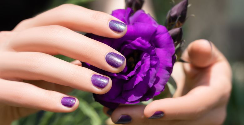 Какие кольца лучше выбирать к фиолетовому маникюру