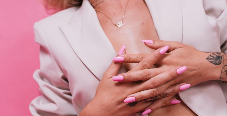 Какие кольца лучше выбирать к розовому маникюру