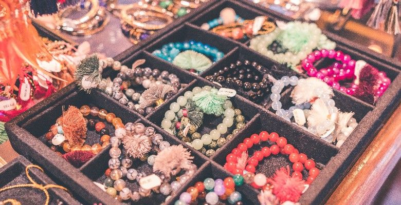 Бижутерия: модные тенденции и интересные варианты для молодых девушек