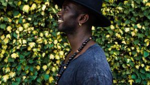 Как выбрать мужские колье с драгоценными камнями