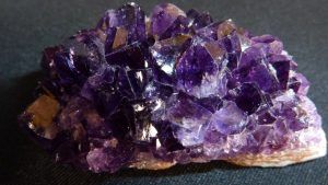 Загадочный камень аметист: история, мифы и символика, свойства минерала