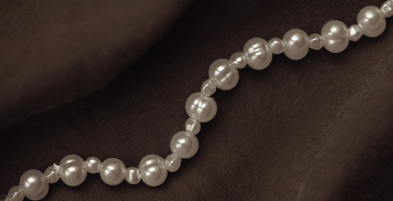 Эффектные украшения: смелое заявление о стиле для молодой женщины