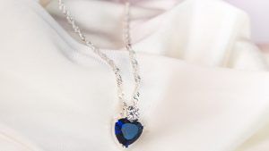 История ожерелий: от жемчужных ниток до колье с драгоценными камнями