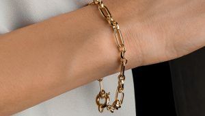 Как подобрать браслет и сочетать его с другими украшениями