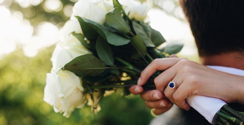 Сапфиры и романтика: какие истории о любви и страсти связаны с сапфирами