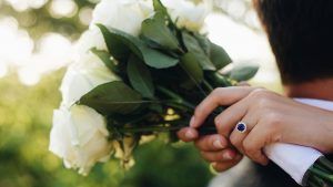 Сапфиры и романтика: какие истории о любви и страсти связаны с сапфирами